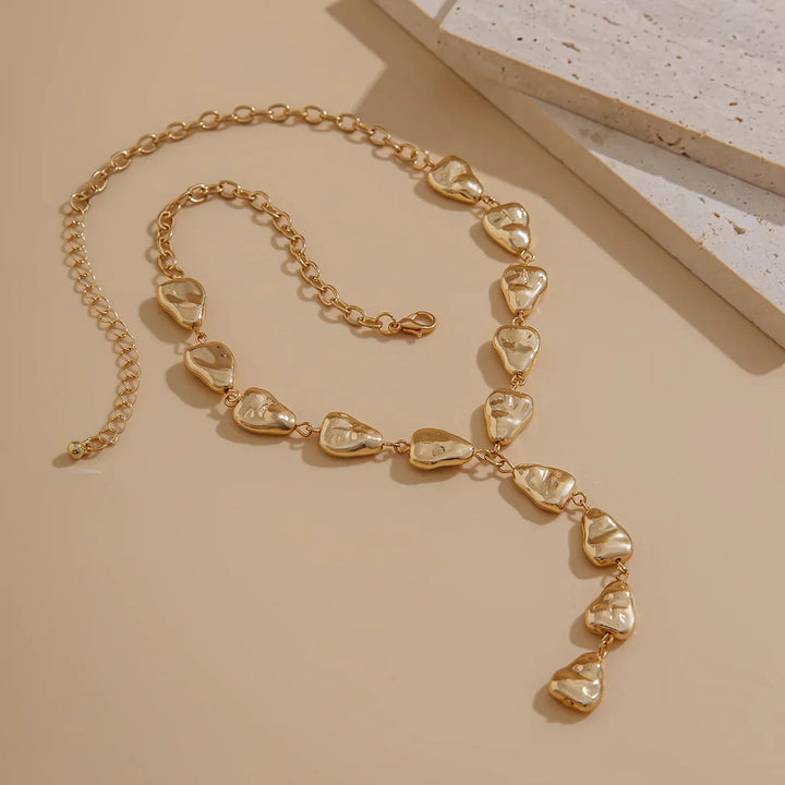 Collana Lariat Ispirata alla Pietra Moderna