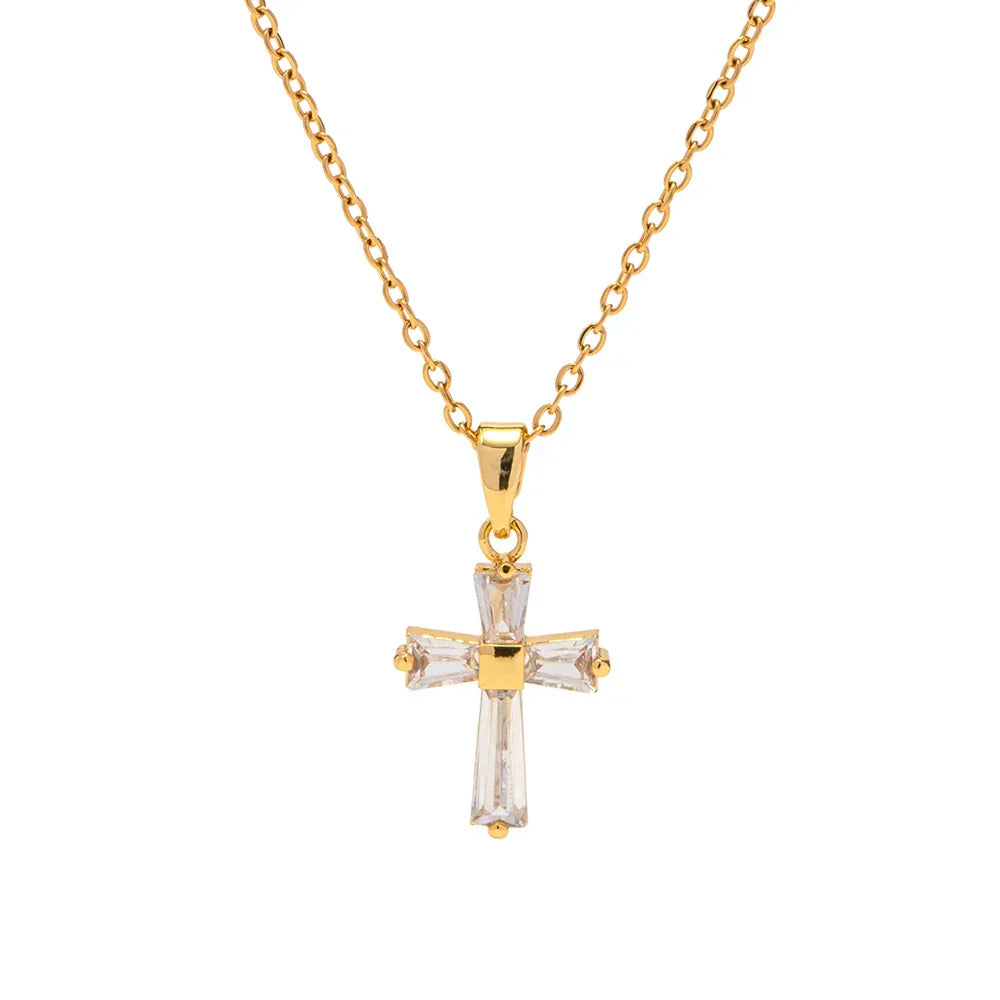 Collana con Pendente a Croce di Diamanti Delicati