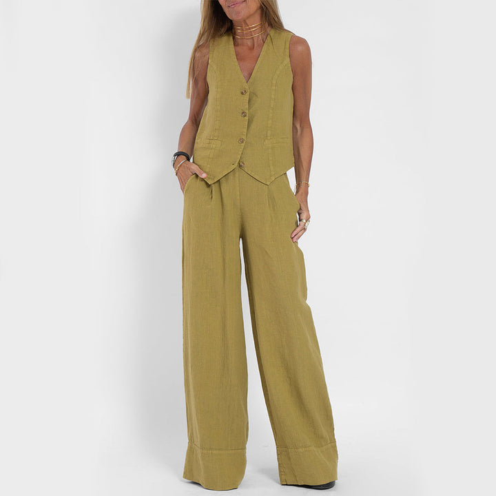 Top estivo senza maniche e pantaloni dritti larghi