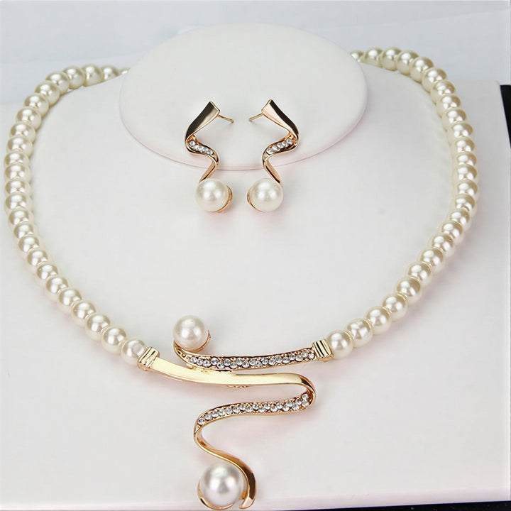Elegante Set di Collana e Orecchini in Perle Naturali